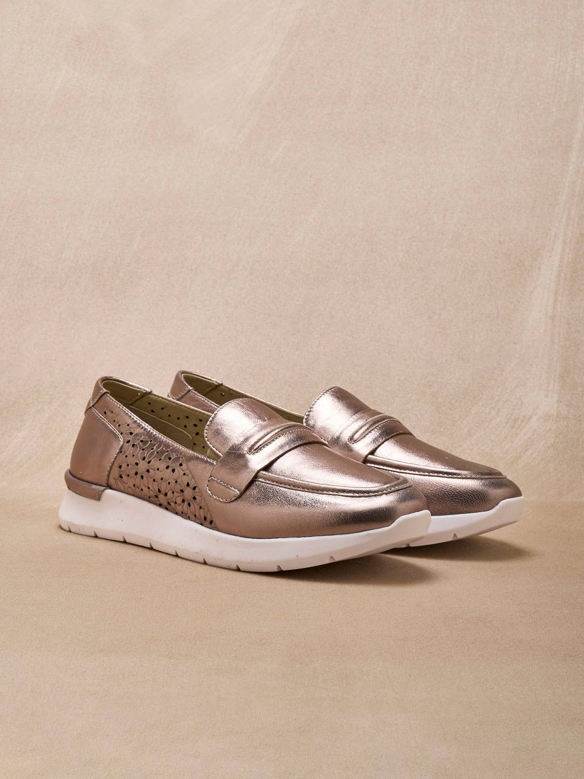 Mocassins cuir ajourés – à enfiler sans lacets – Mordoré