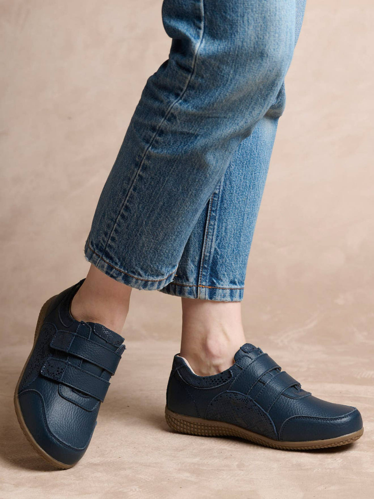 Derbies à scratchs – cuir souple, pied large – Bleu marine